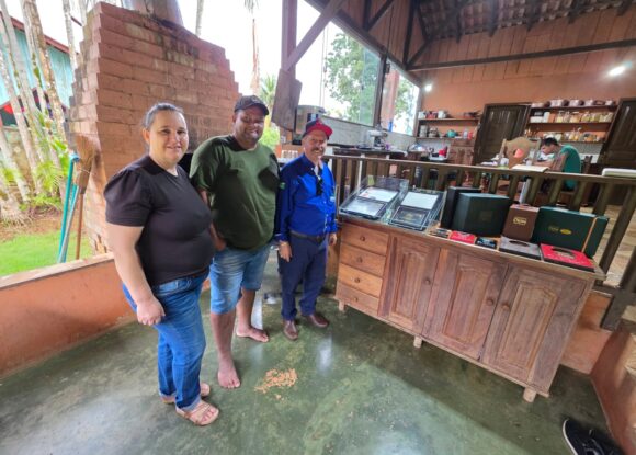 Expedição “Agro da Amazônia” visita o Sítio Ascurra, em Medicilândia reconhecidos por premiações de qualidade de Cacau